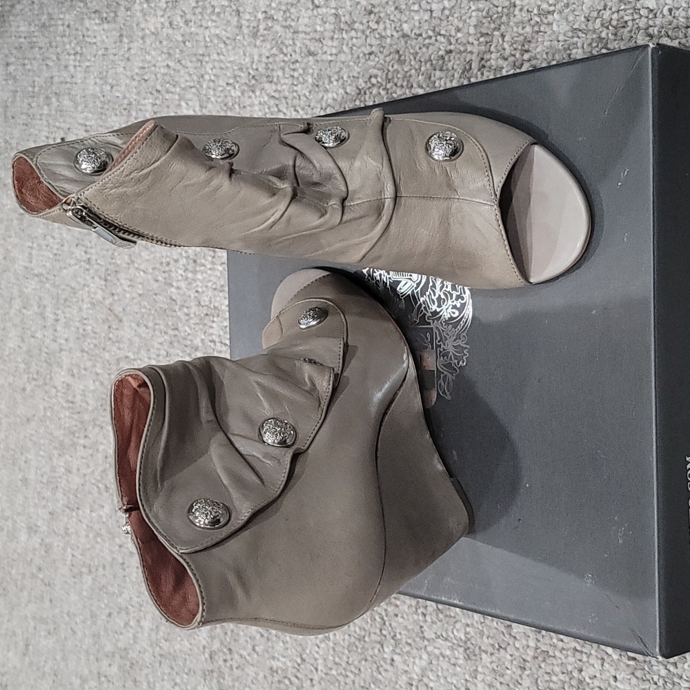 Vince Camuto Peep-toe Bootie